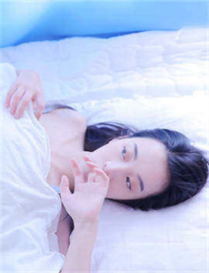 亚洲自由年轻娇小枯瘦